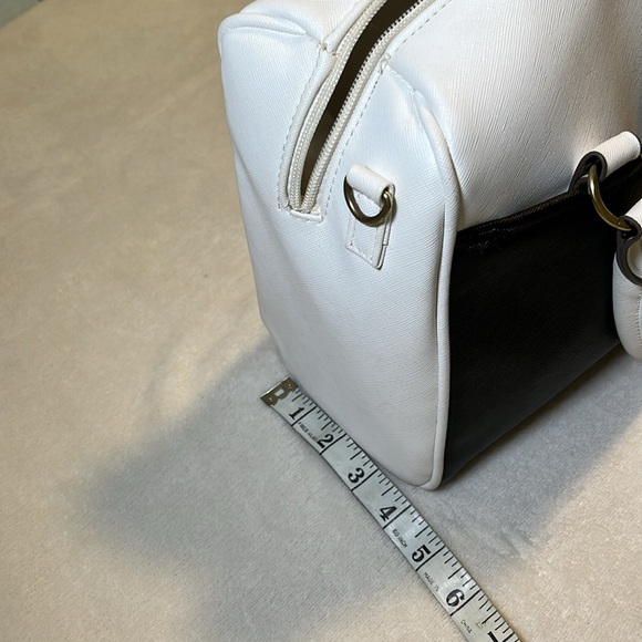 Black & white womens crossbody purse - Picture 4 of 8